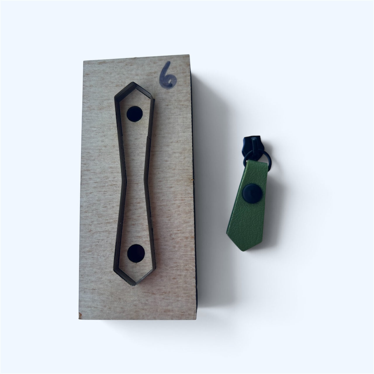 Custom Zipper Pull Die