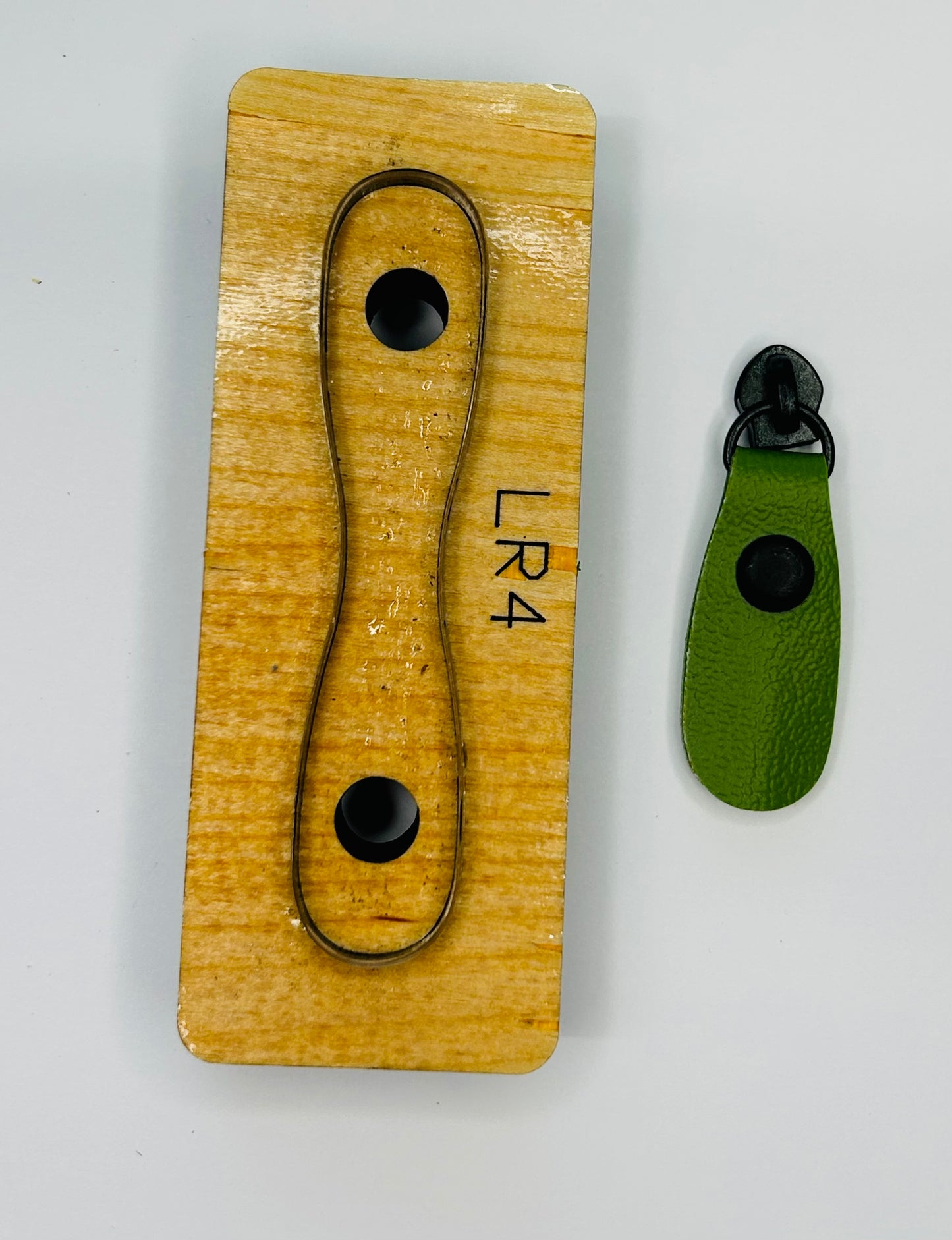 Custom Zipper Pull Die